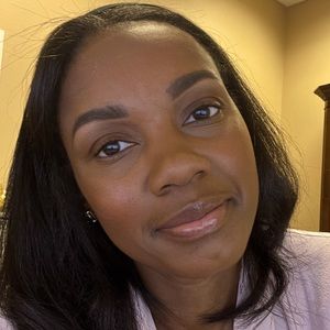 Meet your Posher, Camelia